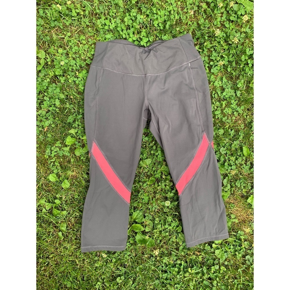 CALIA by Carrie Underwood Capri leggings size S